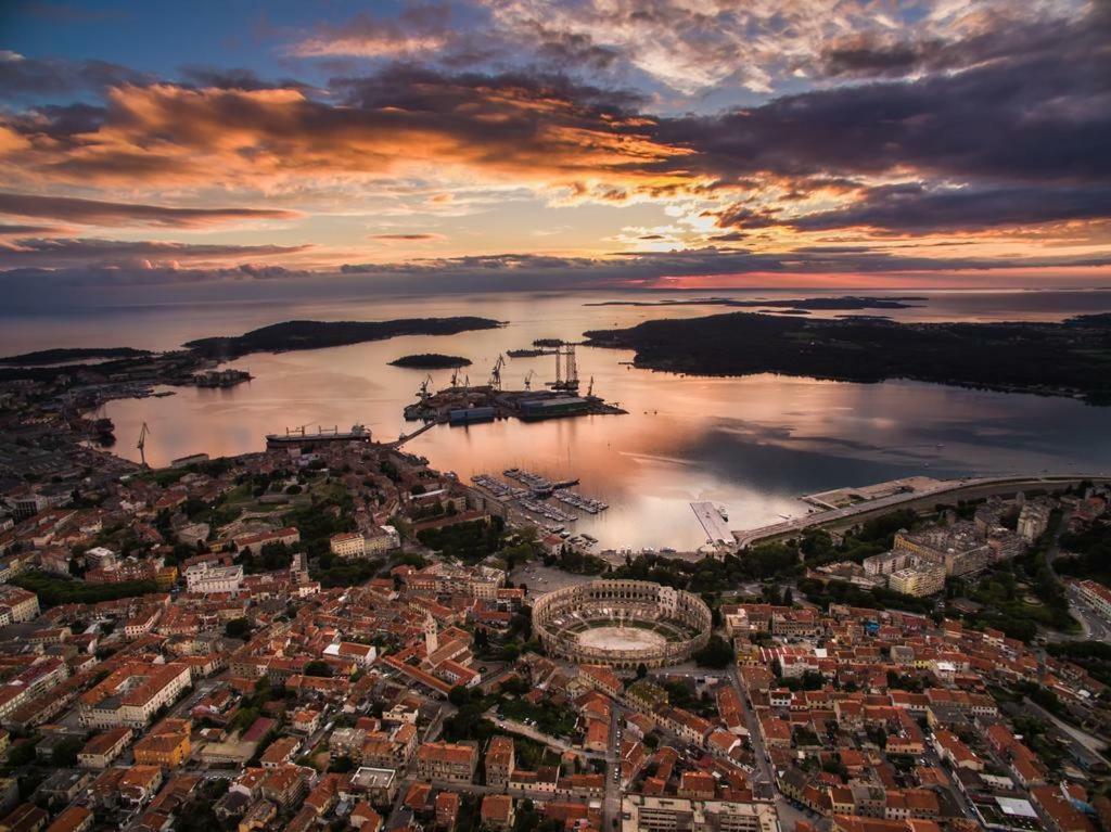Arena Festival Apartment Pula Bagian luar foto