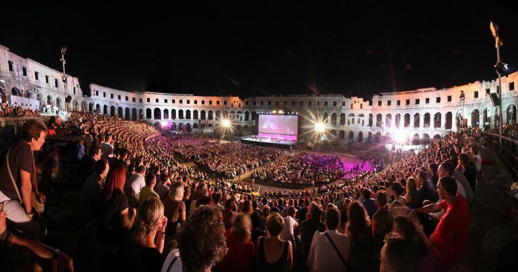 Arena Festival Apartment Pula Bagian luar foto